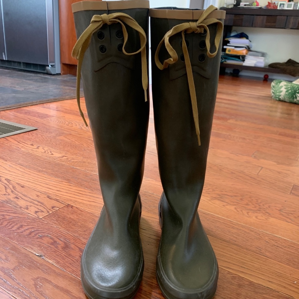 AIGLE French Rain Boots in Khaki Size 9